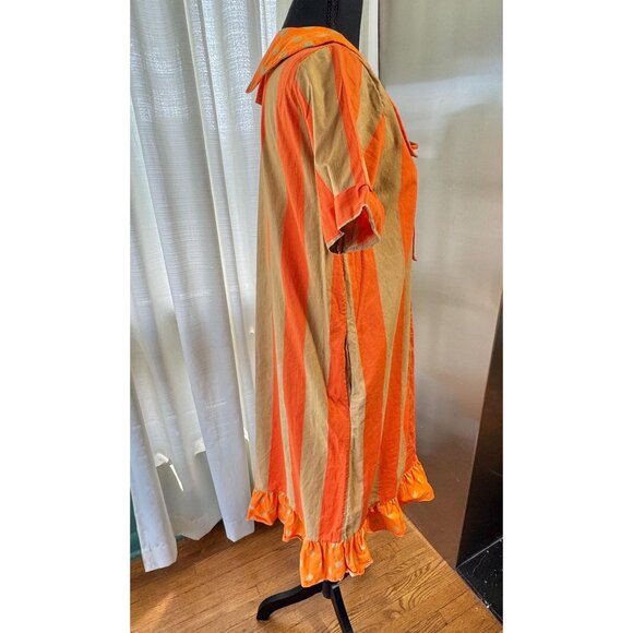 Vintage 1970s duster, orange, tan stripes & polka dots housecoat, short sleeves - Picture 7 of 9